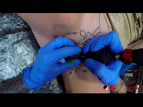 ❤️ Banget tato hottie Sully Savage tak tato ing dheweke klitoris ❤❌ Video anal ing kita% jv.com-fullporner.ru%